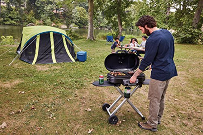 Portable standing propane grill with 3 adjustable gas burners